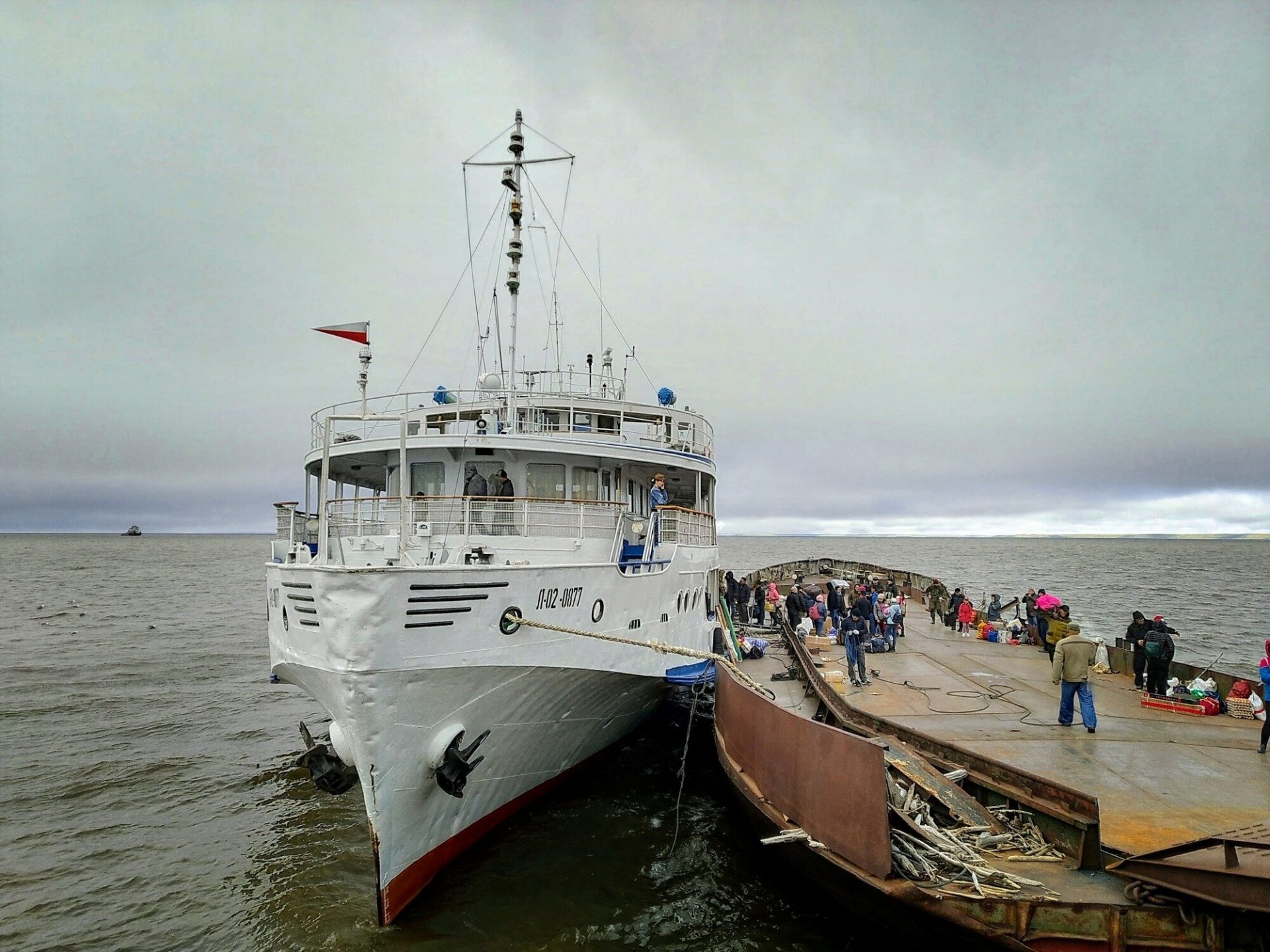 Transport po Syberii - prom nad Morzem Łaptiewów
