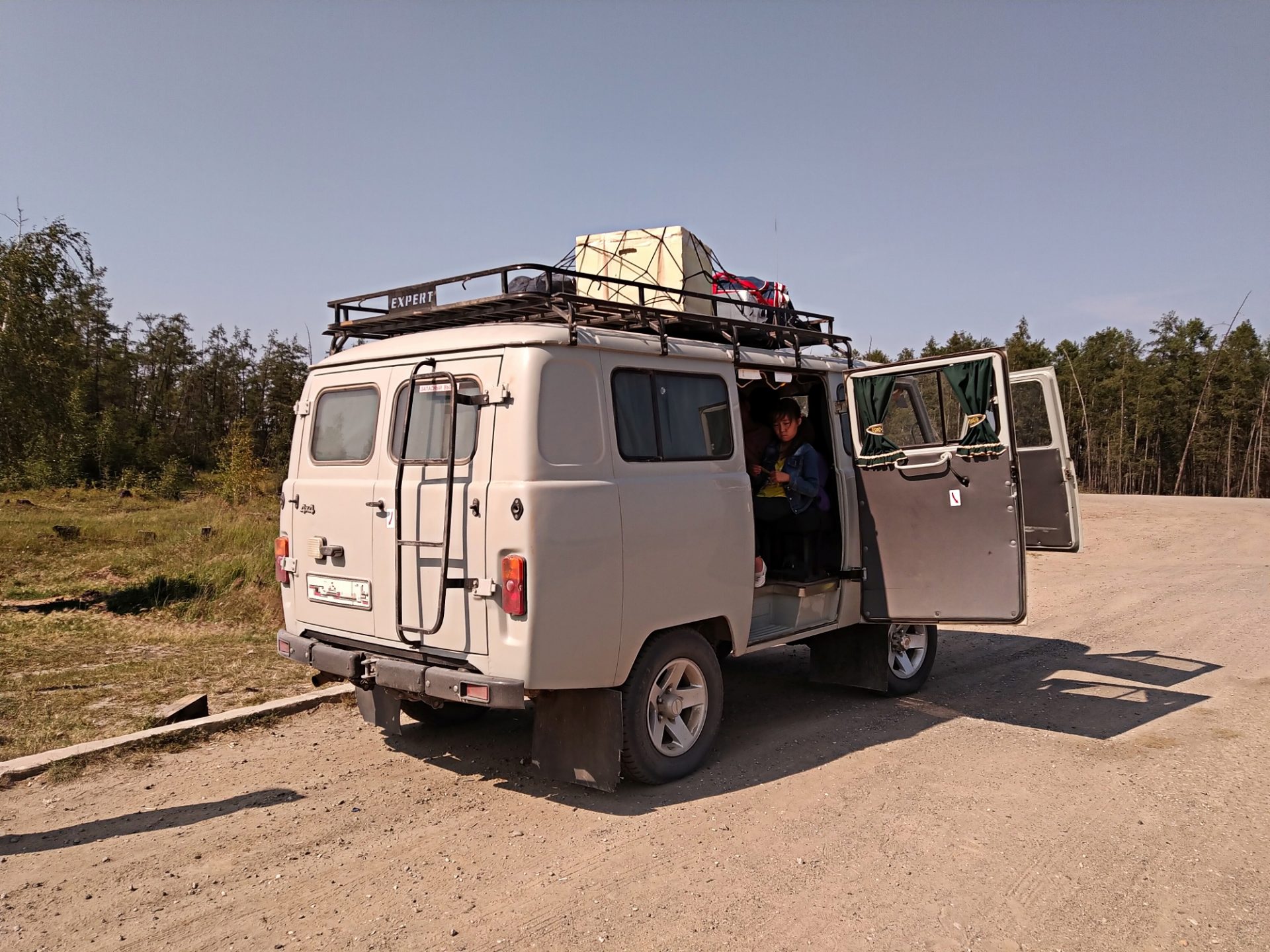Zwiedzanie Jakucji marszrutką. UAZ 452 "bochenek"