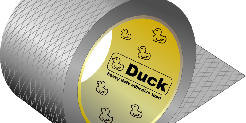 duck tape na wyprawie z plecakiem